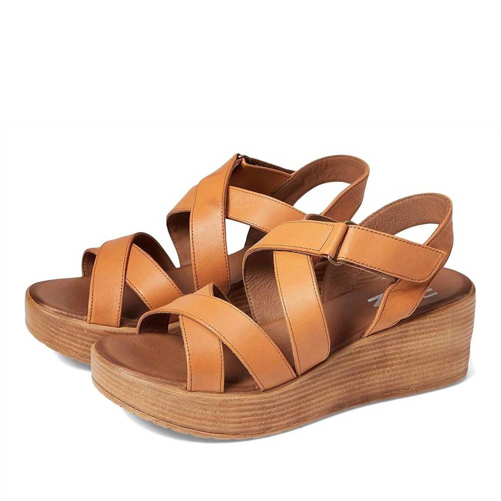 NEW BUENO women's nadia wedge sandal in camel